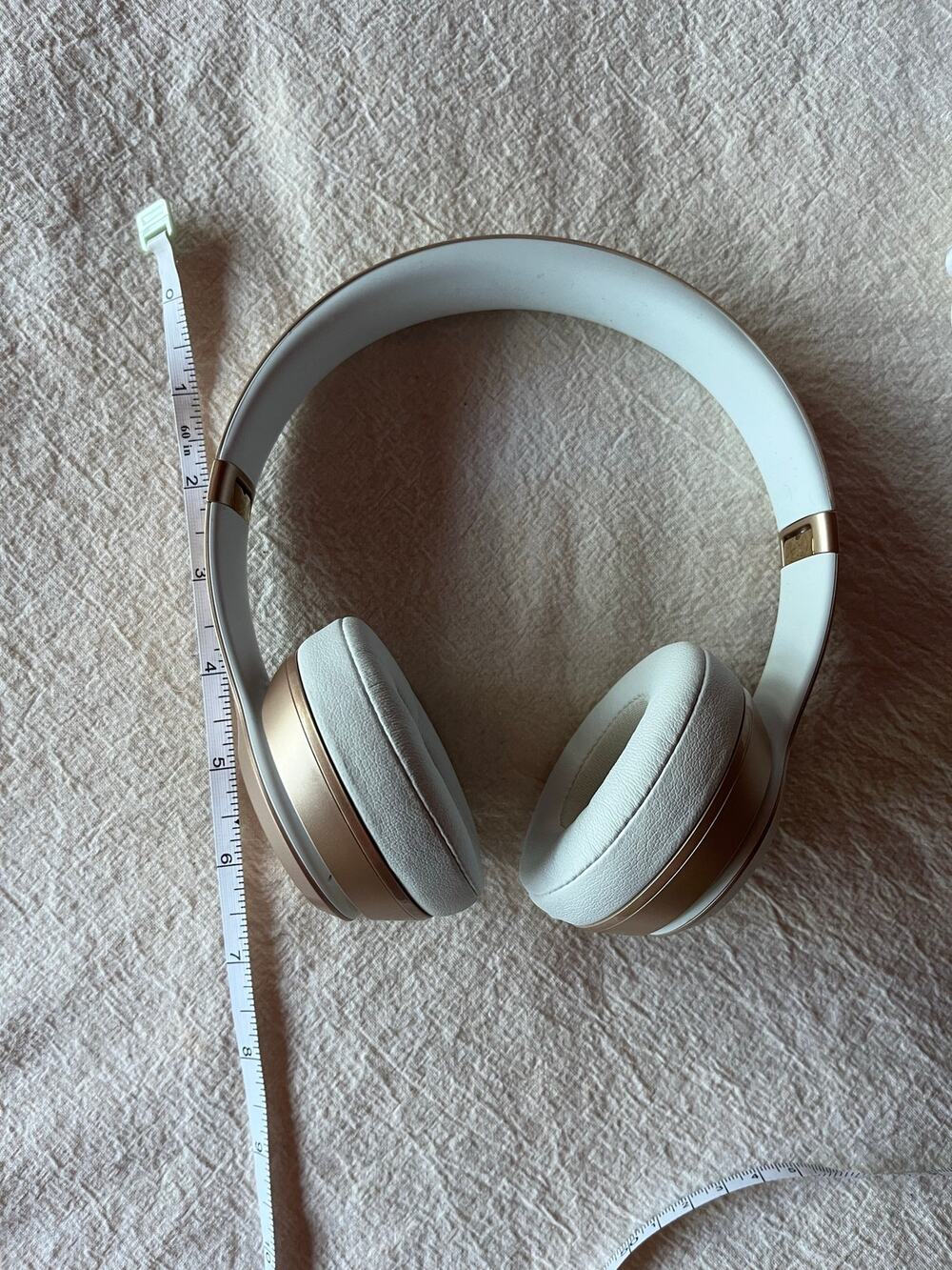 Beats Solo2 Wireless Special Edition Gold Headphones NWT Open Box
